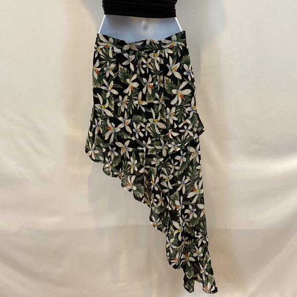 LF Seek the Label asymmetrical floral mini skirt with ruffle hem S NWT - Picture 9 of 15